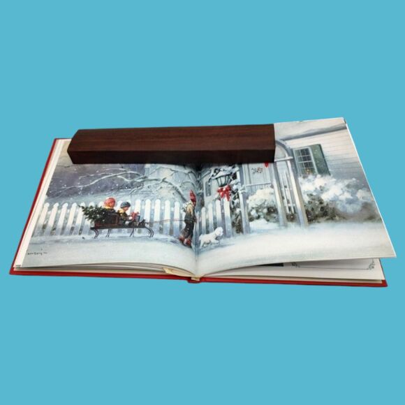 Two 2001 Hallmark Gift Books At The Heart of Christmas - The Art of Paul Landry - Picture 9 of 10